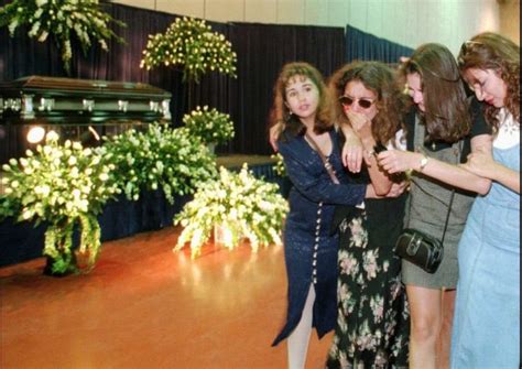 selena funeral|USA: TEXAS: FUNERAL OF TEEN IDOL SINGER SELENA。